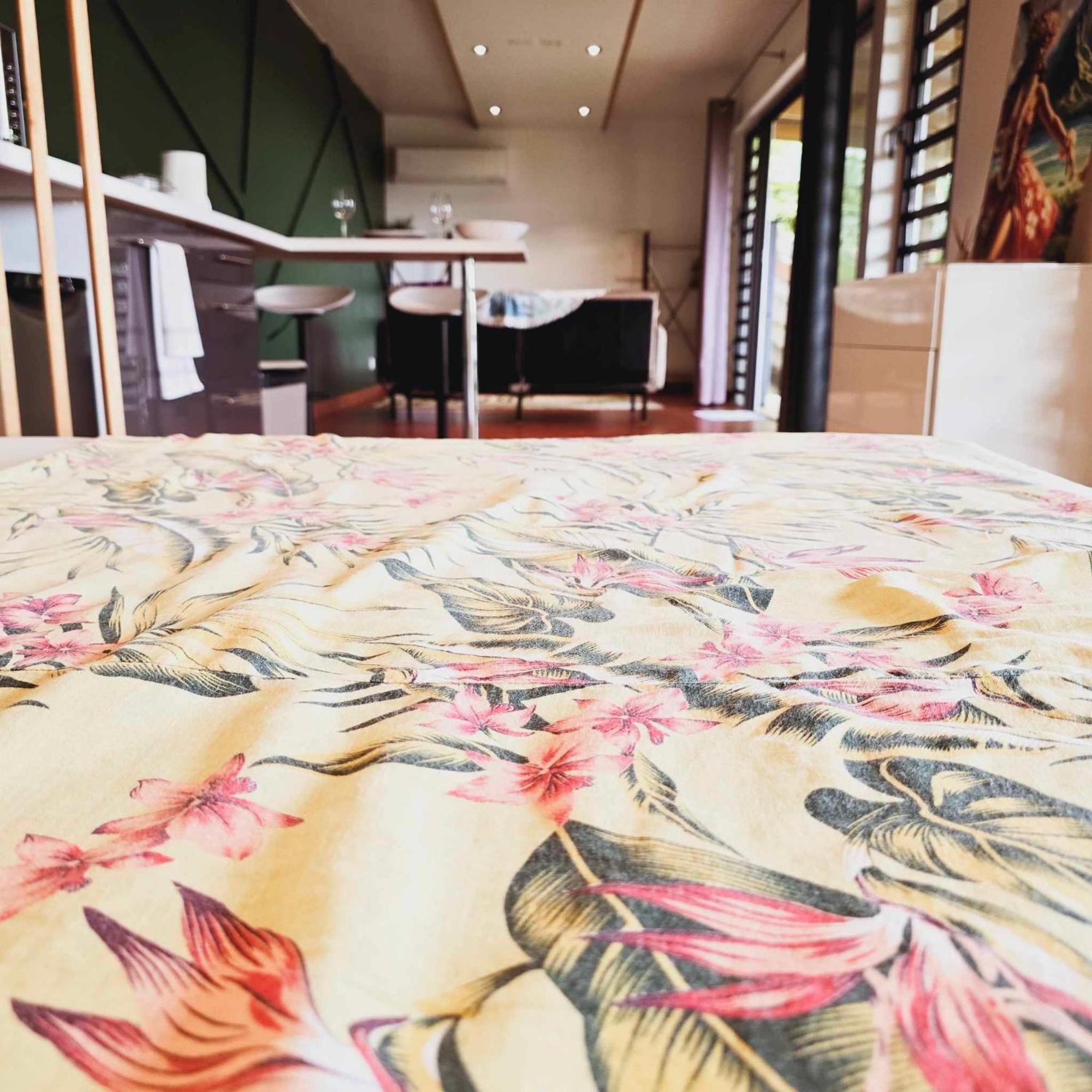 Fare Toahana, Accommodation With A Ocean View 帕皮提 外观 照片
