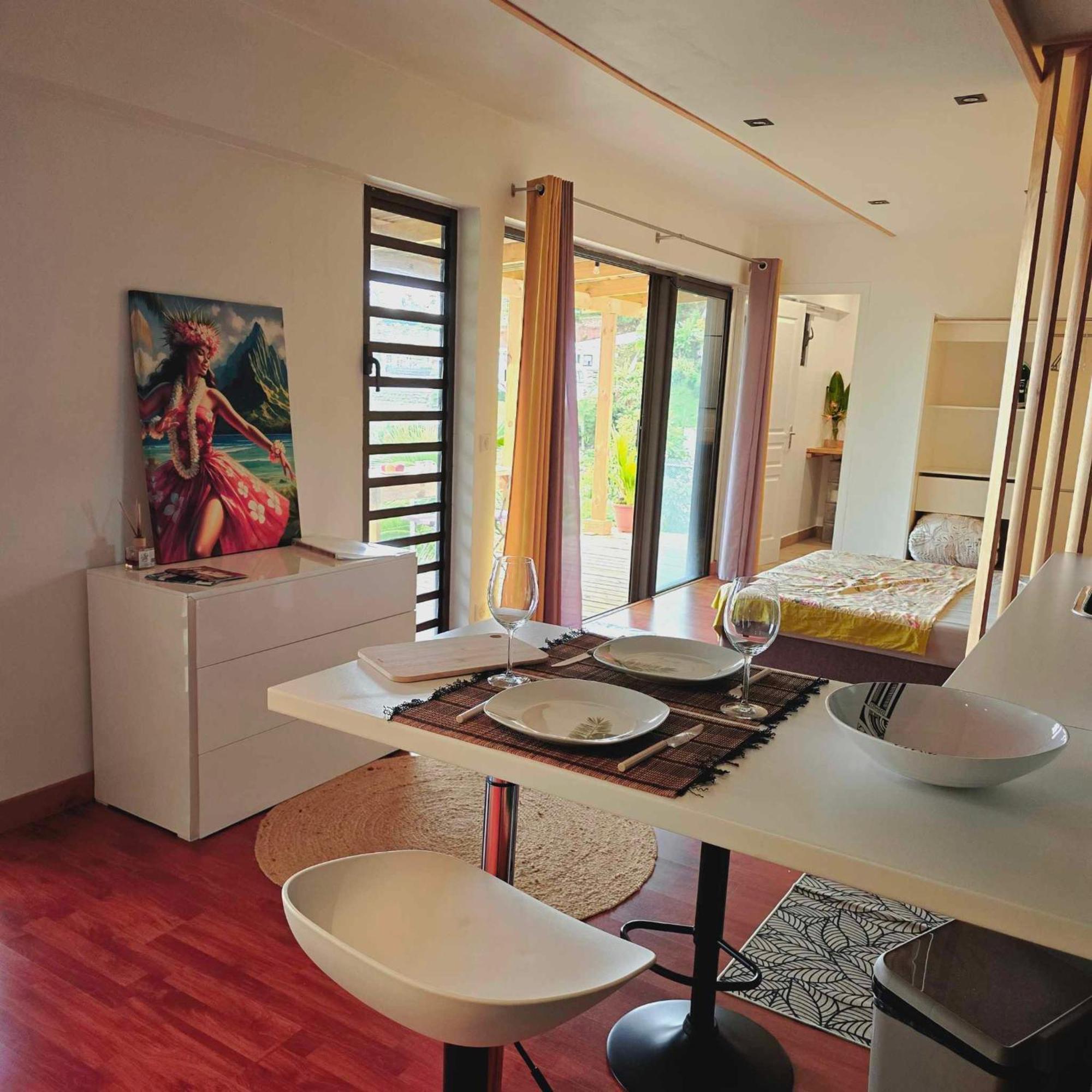 Fare Toahana, Accommodation With A Ocean View 帕皮提 外观 照片