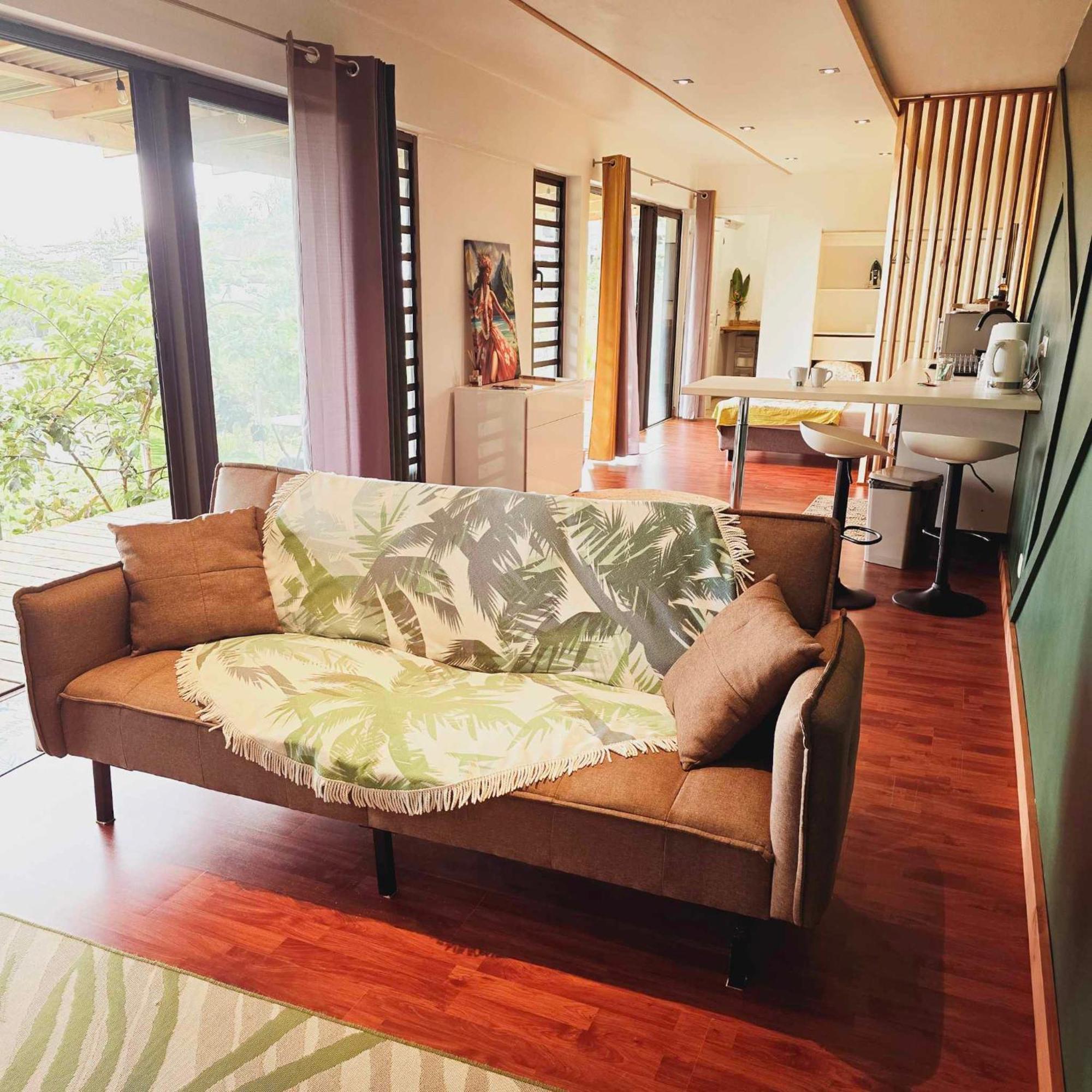 Fare Toahana, Accommodation With A Ocean View 帕皮提 外观 照片